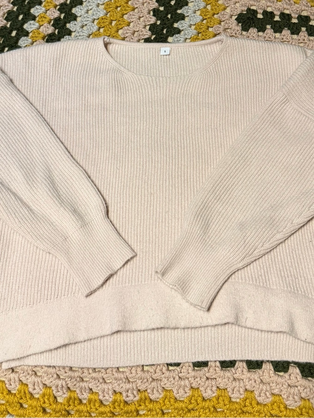Light Pink Crewneck Women's Sweater - Unbranded